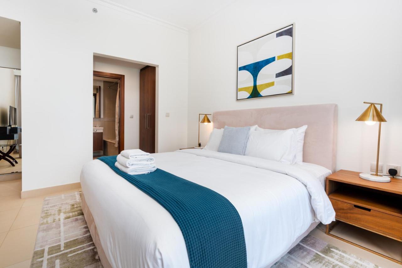 Vacay Lettings - Burj Vista High Floor Burj Khalifa & Fountain View Leilighet Dubai Eksteriør bilde