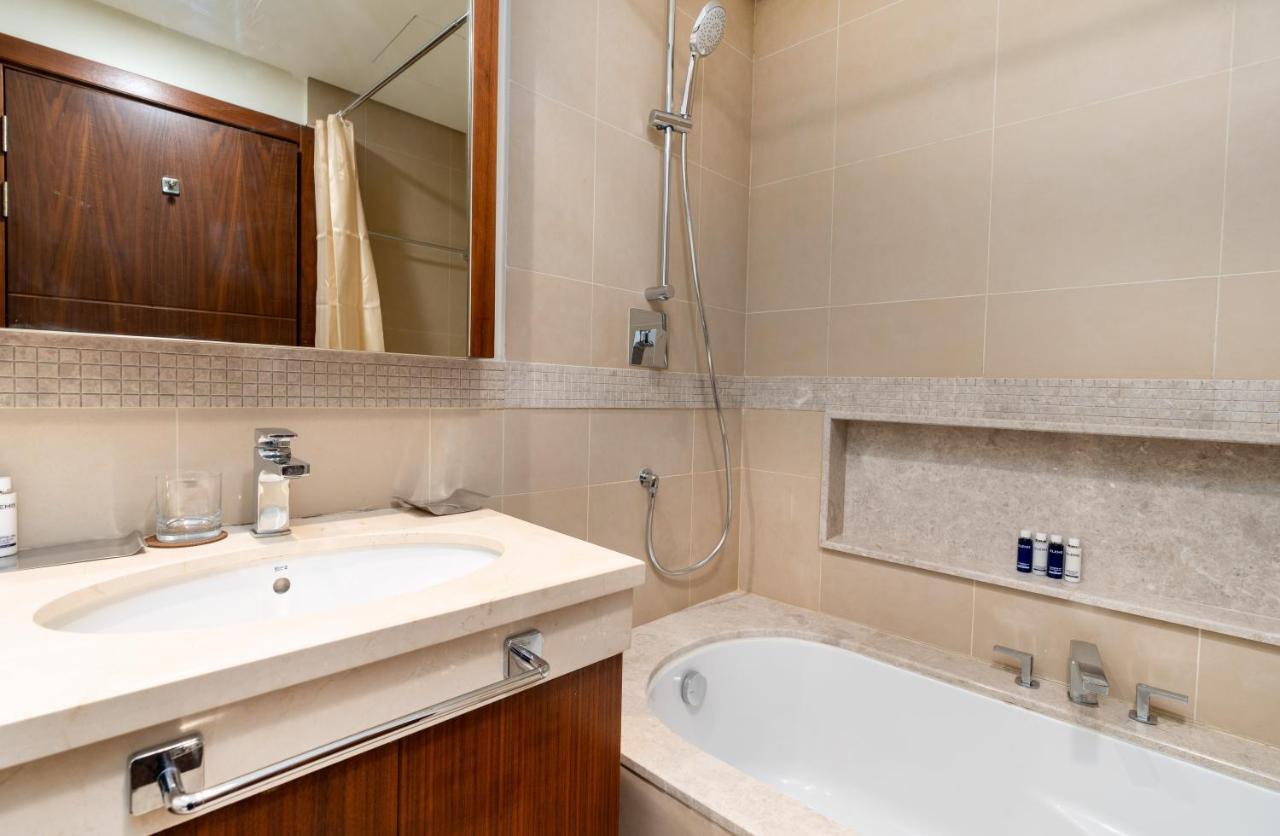 Vacay Lettings - Burj Vista High Floor Burj Khalifa & Fountain View Leilighet Dubai Eksteriør bilde